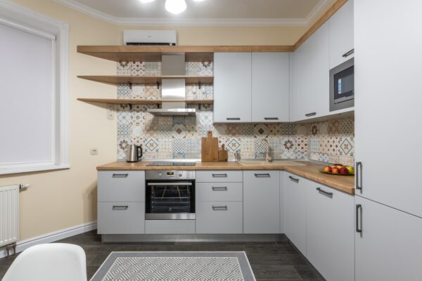 What are the things to look for before buying kitchen rugs?