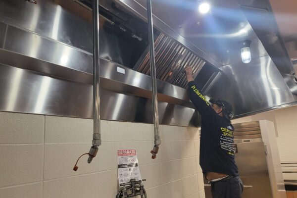 What Happens Between Professional Restaurant Deep Cleaning Visits?